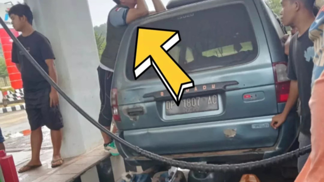 Okknum Perwira Polisi antre beli Solar Subsidi di SPBU Luwu Timur