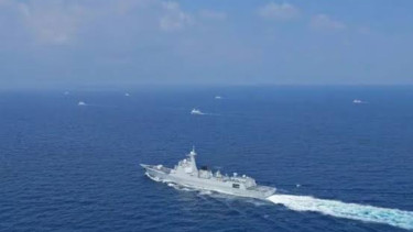 VIVA Militer: Kapal perang Type 052D Urumqi militer China