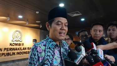 Wakil Ketua Komisi II DPR RI, Zulfikar Arse di Kompleks Parlemen, Senayan, Jakarta Pusat, Senin, 10 Maret 2025
