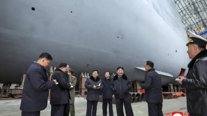 VIVA Militer: Kim Jong-un tinjau pembangunan kapal selam nuklir Korea Utara