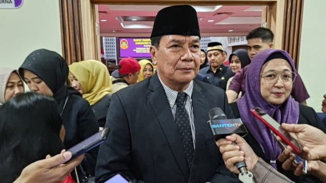 Bupati Tangerang, Maesyal Rasyid di DPRD Kabupaten Tangerang