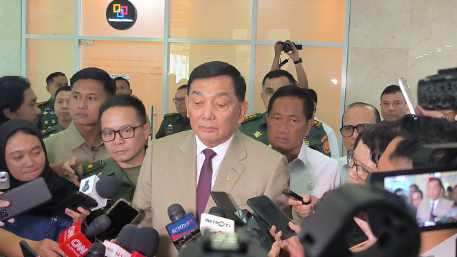 Menteri Pertahanan (Menhan), Sjafrie Sjamsoeddin di Kompleks Parlemen, Senayan, Jakarta Pusat