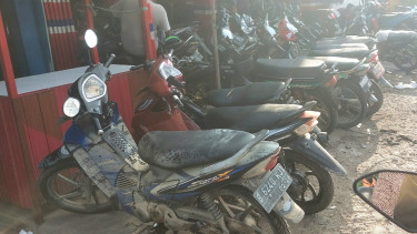 Salah satu bengkel motor di Bekasi