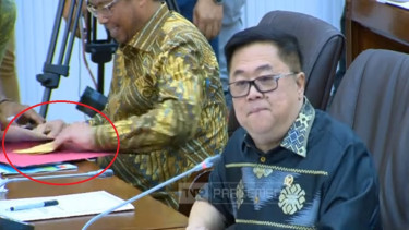 Viral Anggota Komisi VI DPR Herman Khaeron terima amplop saat RDP bareng Pertami