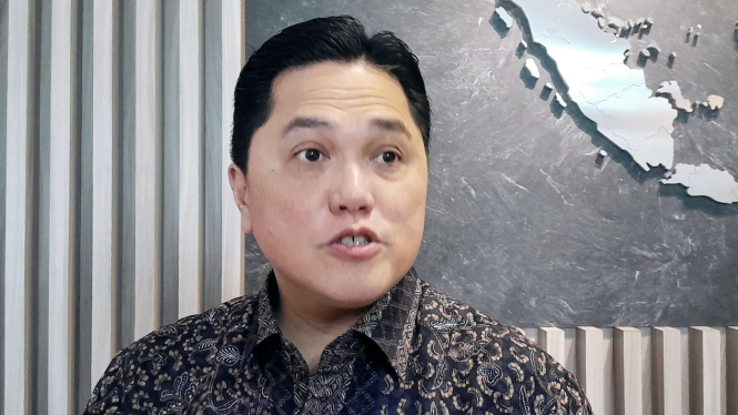 Menteri BUMN, Erick Thohir, saat ditemui di kantor Kementerian BUMN, Jakarta, Rabu, 12 Maret 2025