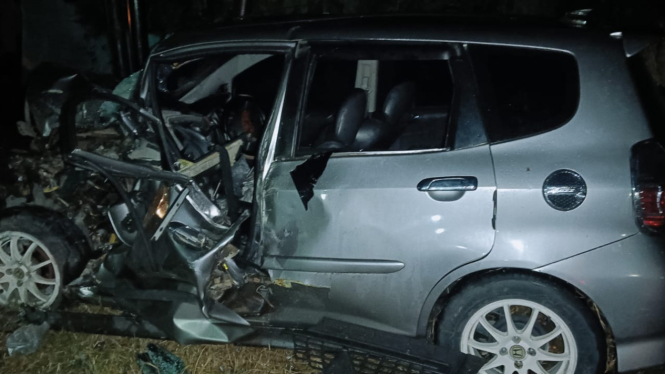 Mobil Honda Jazz terlibat kecelakaan maut di Balige, Kabupaten Toba.(dok Polres Toba)