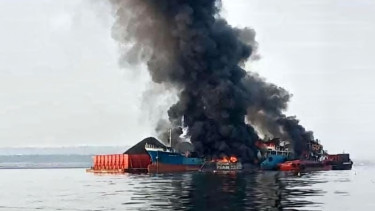 Kapal Tugboat meledak di Lamongan
