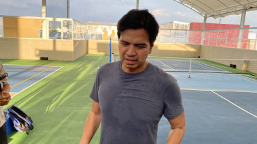 Wakil Ketua Umum Pickle Ball Indonesia, Harlin Rahardjo, mengungkapkan bahwa pickleball memiliki karakteristik yang mudah dipelajari, terutama bagi mereka yang sudah terbiasa dengan ketiga olahraga tersebut. 