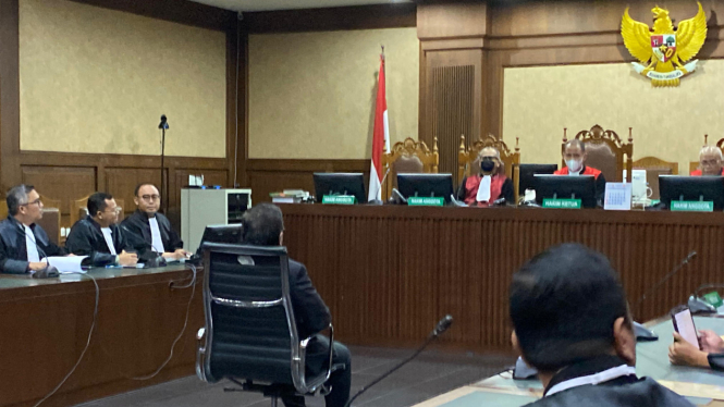 Sekjen PDIP Hasto Kristiyanto di ruang sidang Pengadilan Tipikor pada PN Jakarta Pusat, Jumat 14 Maret 2025