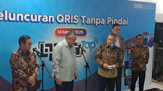 Menteri Perhubungan Dudy Purwagandhi saat menghadiri peluncuran QRIS Tap di Stasiun MRT Bundaran HI 