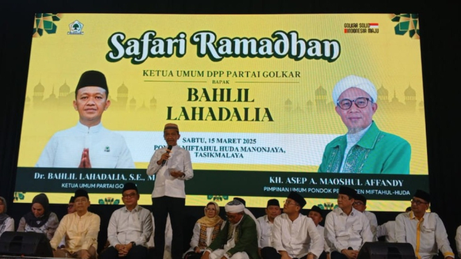 Ketum Golkar Bahlil dan pengurus Golkar safari Ramadan ke Pondok Pesantren 