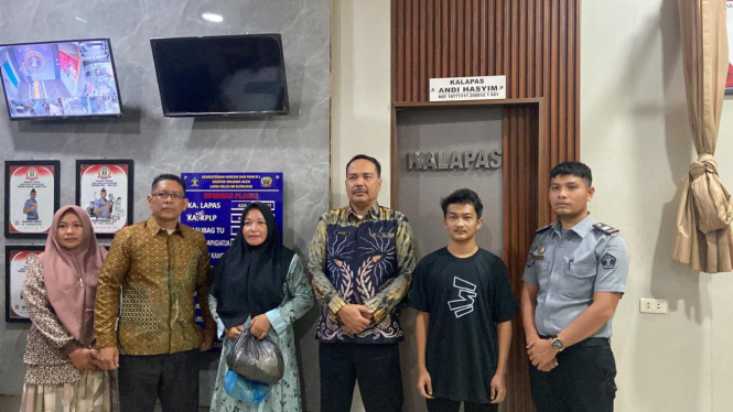 Napi Lapas Kutacane yang kabur dibawa balik keluarga (dok. Direktorat Jenderal Pemasyarakatan Kementerian Imigrasi dan Permasyarakatan)