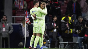 Pemain Barcelona, Lamine Yamal rayakan gol