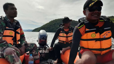 Tim SAR lakukan pencarian kakek korban terseret banjir di Manggarai Barat