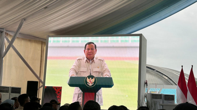 Presiden RI Prabowo Subianto saat meresmikan renovasi dan pembangunan 17 stadion di Stadion Gelora Delta, Sidoarjo, Jawa Timur, Senin, 17 Maret 2025.