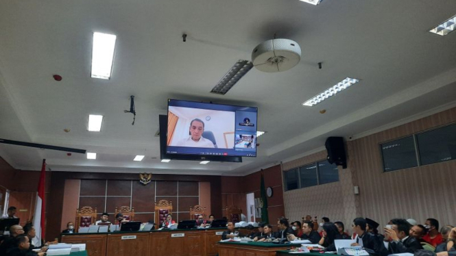 Mantan Kapolresta Barelang Kombes Pol. Nugroho Tri Nuryanto diperiksa sebagai saksi dalam perkara tindak pidana narkoba penyisihan barang bukti sabu satu kiogram oleh 10 mantan anggota Satresnarkoba Polresta Barelang, di Pengadilan Negeri Batam, Kepri.