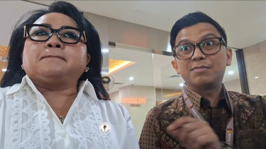 Maria Christina bersama kuasa hukumnya Taufiq Hidayat di Bareskrim Polri