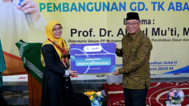 Penyerahan Simbolis Dukungan Pembanguna Gedung dari Bank Aladin Syariah