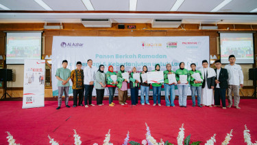 Prudential Syariah memberikan asuransi jiwa syariah gratis kepada 100 lady ojol