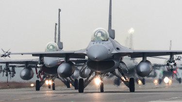 VIVA Militer: Jet tempur F-16 Fighting Falcon militer Taiwan