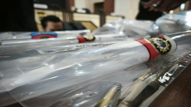 Barang bukti selongsong peluru yang diamankan di lokasi 3 polisi tewas ditembak