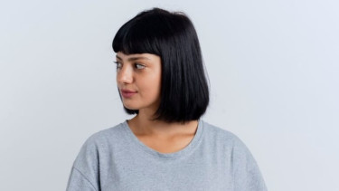 ilustrasi wanita rambut pendek
