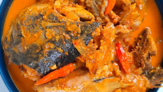 Gulai kepala salmon