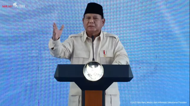 Presiden RI Prabowo Subianto saat meresmikan Kawasan Ekonomi Khusus (KEK) Industropolis Batang, Jawa Tengah hari ini, Kamis, 20 Maret 2025 (sumber: YouTube Sekretariat Presiden)