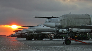 VIVA Militer: Pangkalan Udara Engels-2 militer Rusia