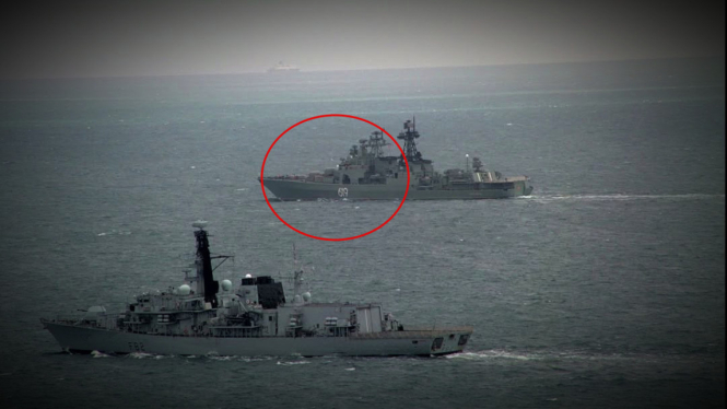 VIVA Militer: Kapal Perusak Rusia dipepet Kapal Perang Inggris