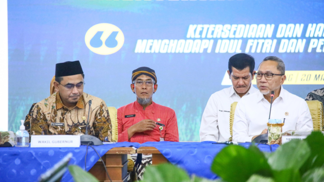 Menko Pangan Zulkifli Hasan bersama Wakil Gubernur Jateng Taj Yasin