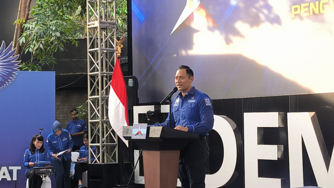 Ketua Umum Partai Demokrat, Agus Harimurti Yudhoyono (AHY) saat mengumumkan struktur kepengurusan DPP Partai Demokrat periode 2025-2030 di Kantor DPP Partai Demokrat, Jakarta Pusat, Minggu, 23 Maret 2025