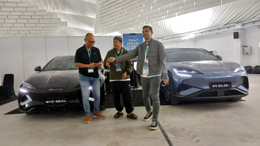 Mobil listrik BYD di acara PIK 2 Ramadan Under The Dome