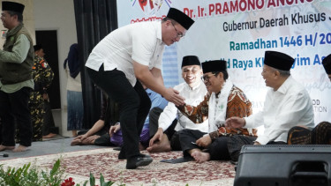 Gubernur Jakarta Pramono Anung Menghadiri Acara Santunan Anak Yatim di Jakbar