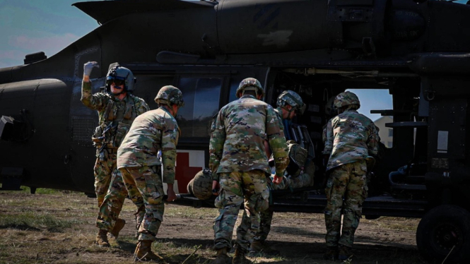 VIVA Militer: Proses evakuasi tentara Amerika Serikat (AS)