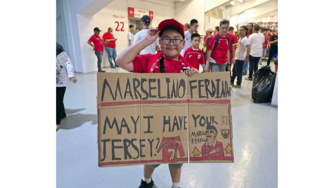Suporter Anak Kecil fans Marselino