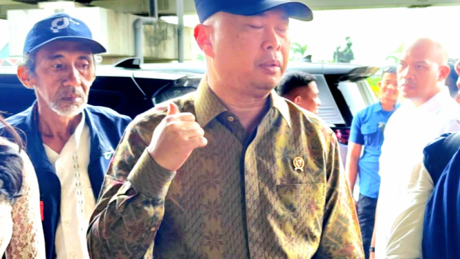 [Menteri Perhubungan, Dudy Purwagandhi, saat ditemui di Bandara Soekarno-Hatta, Tangerang, Banten, Kamis, 27 Maret 2025]
