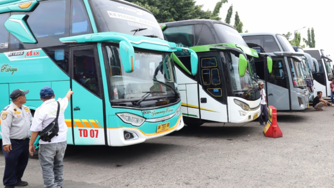 Puncak Arus Mudik 2025 di Terminal Bus Kalideres Jakarta