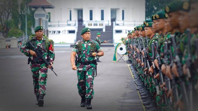 VIVA Militer: Pasukan Yonif PR 503 Mayangkara tiba di Surabaya