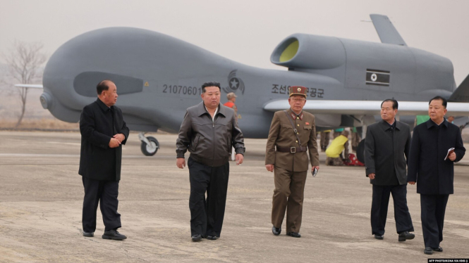 VIVA Militer: Pemimpin Tertinggi Korea Utara, Kim Jong-un