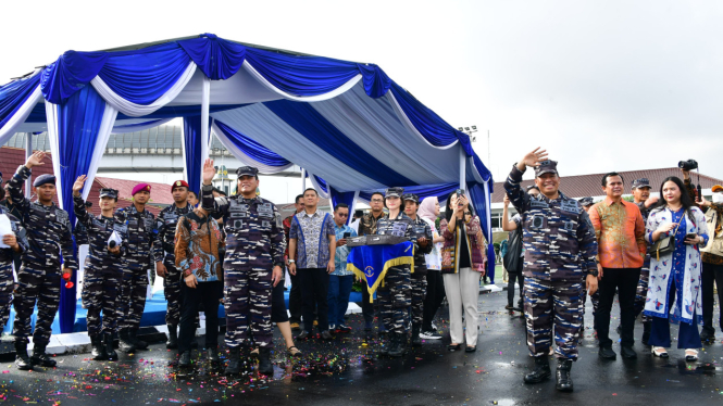 VIVA Militer: KSAL Laksamana TNI Muhammad Ali lepas mudik gratis