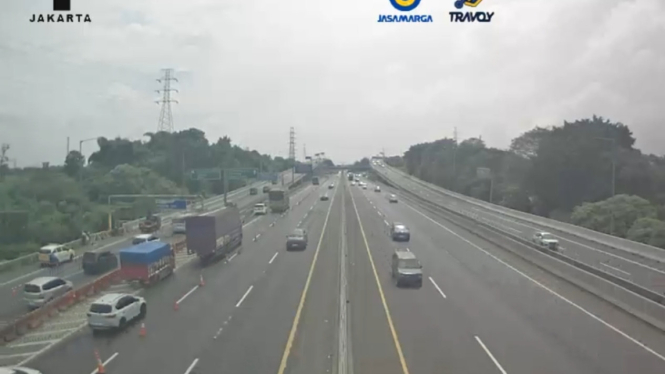Pantauan CCTV KM 48 Tol Jakarta Cikampek (Tangkapan Layar Aplikasi Travoy Jasa Marga)