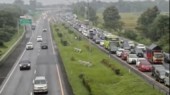 Pemberlakuan One Way Nasional di Arus Mudik 2025