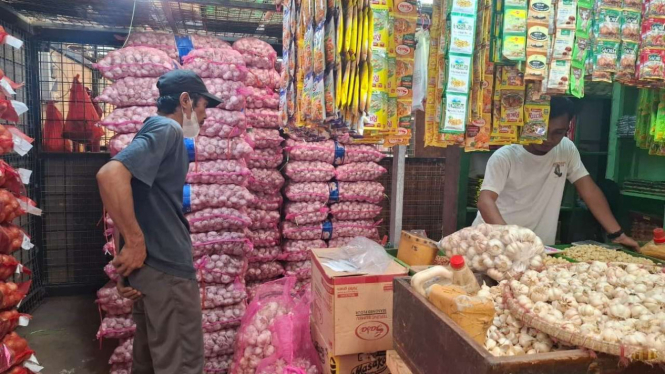 Pedagang bawang putih