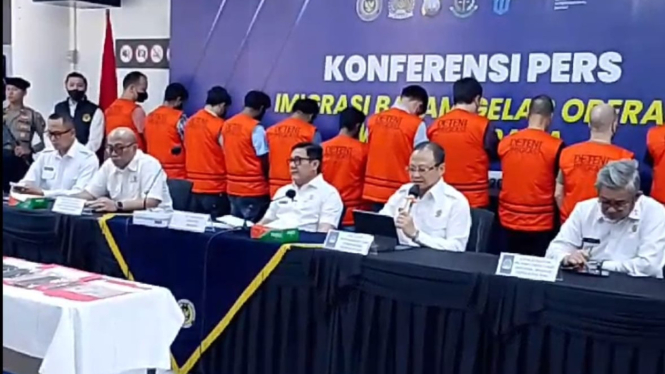 Konferensi Pers Imigrasi Batam