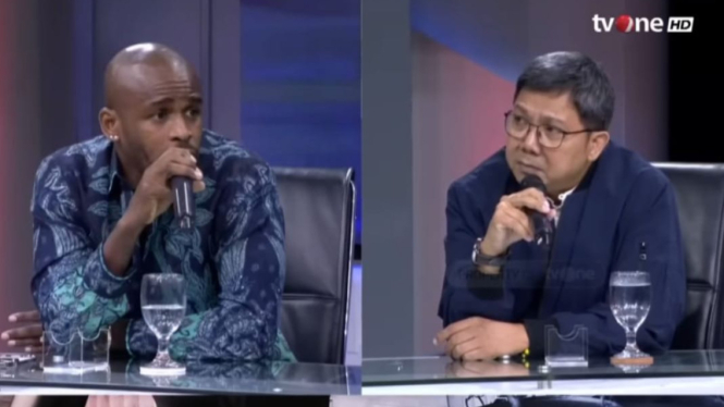 Greg Nwokolo dan Bung Towel