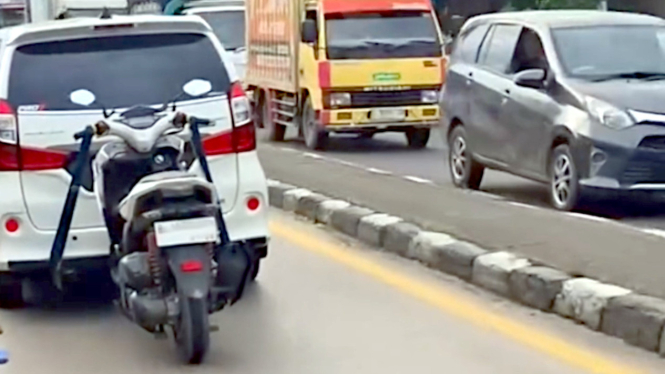 Yamaha Aerox dibawa mudik dengan cara ditowing