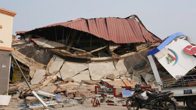 Bangunan hancur di Myanmar akibat gempa dahsyat