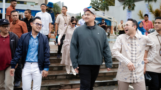 Juragan 99, Menpora Dito Ariotedjo dan Raffi Ahmad (kiri ke kanan).