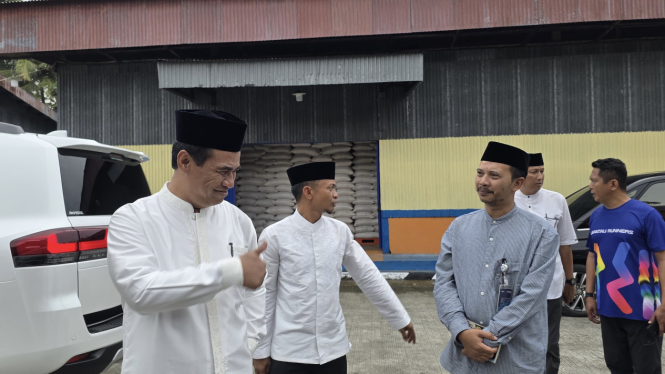 Mentan lakukan Inspeksi mendadak ke 4 gudang Bulog di Kabupaten Bone